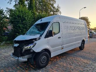 Schade bestelwagen Mercedes Sprinter 319 CDI Aut L4 Maxi Airco LED 2023/5