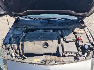 Mercedes A-klasse 180d Airco Navi Camera picture 9