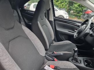 Toyota Aygo X 1.0 VVT-I Play Clima Keyles Camera picture 12