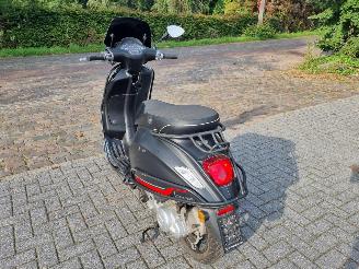 Vespa  Sprint S 50 picture 3