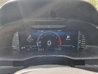 Skoda Superb 1.5 TSI Bussines Navi Stoelverw. picture 17