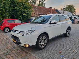 Schadeauto Mitsubishi Outlander 2.0 Aut 7 pers Business Ed 2015/4