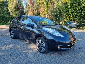 Schadeauto Nissan Leaf 30KWh Leder Navi Stoelverw. 2017/6