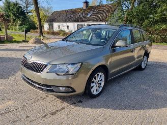 Skoda Octavia 1.6 TDI 77KW Pano Airco Navi picture 7