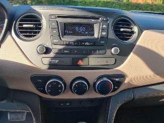 Hyundai I-10 1.0 Automaat Airco picture 14