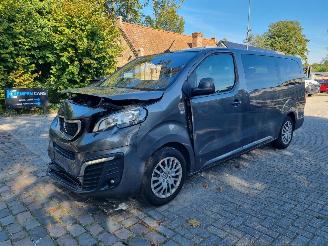 Vaurioauto  passenger cars Peugeot Traveller BlueHDI 120 XL 9 Stoelen Navi Airco 2021/5