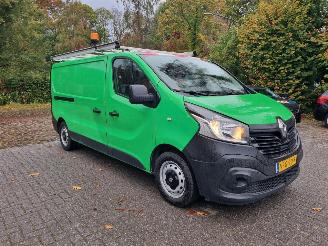 Vaurioauto  passenger cars Renault Trafic L2 DCI 125 Airco Navi 2020/2