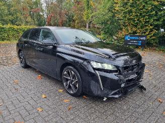Vaurioauto  passenger cars Peugeot 308 Puretech 130 Aut Navi Camera Clima 2023/4