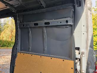 Renault Master DCI 135 L2 H2 Airco picture 12