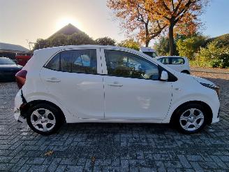 Kia Picanto 1.0 GDi DynamicLine Airco Navi Camera picture 6