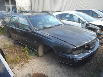 disassembly passenger cars Volvo V-70  1999/1