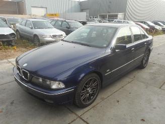 Salvage car BMW 5-serie e39  523i 1996/1