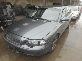 krockskadad bil auto Volvo V-70  2003/1