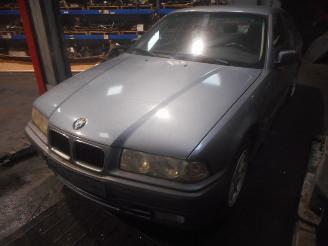 BMW 3-serie 318i picture 8