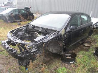 uszkodzony samochody osobowe Opel Astra  2004/1