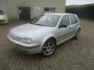  Volkswagen Golf  2001/5
