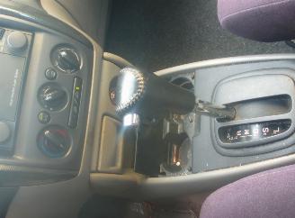 Mazda 323  picture 7