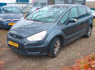 Vaurioauto  passenger cars Ford S-Max  2006/9