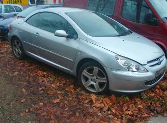 Coche siniestrado Peugeot 307 cc 2005/1