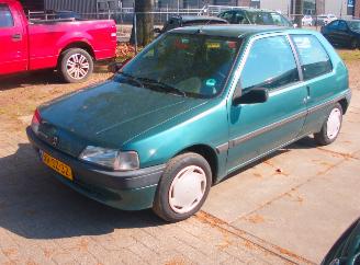 uszkodzony samochody osobowe Peugeot 106  1996/2