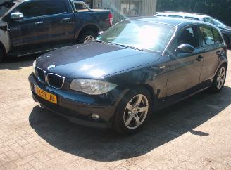 krockskadad bil auto BMW 1-serie 116i 2006/1