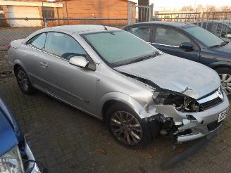 Salvage car Opel Astra twin-top 2008/1