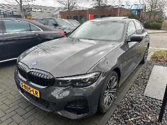 Auto incidentate BMW 3-serie 320E M-SPORT AUTOMAAT BOMVOL GEEN SCHADE ! 2022/5