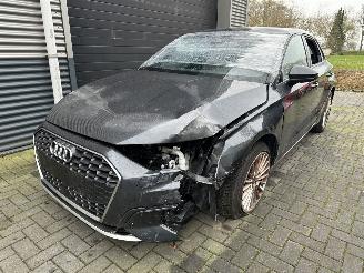 uszkodzony samochody osobowe Audi A3 TFSI HYBRID AUTOMATIC/VIRTUAL/LED/16000KM NEW 2023/4