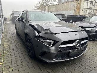 Coche accidentado Mercedes A-klasse MINIMALE RIJDBARE SCHADE! A180 AMG WIDESCREEN LED CAMERA LEDER 2019/4