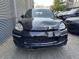 uszkodzony samochody osobowe Porsche Cayenne 3.0D FACELIFT MATRIX LED / DYNAMIC / 2016/12