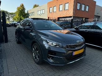 Kia Xceed T-GDI DAMAGE FREE / FULL OPTIONS! picture 3