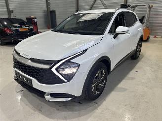 Damaged car Kia Sportage hev new car automaat led etc full drivable 2025/6