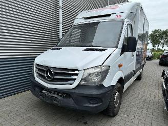 danneggiata veicoli commerciali Mercedes Sprinter 314CDI RIJDBARE SCHADE / KOELWAGEN BAKWAGEN / CAMERA 2018/12