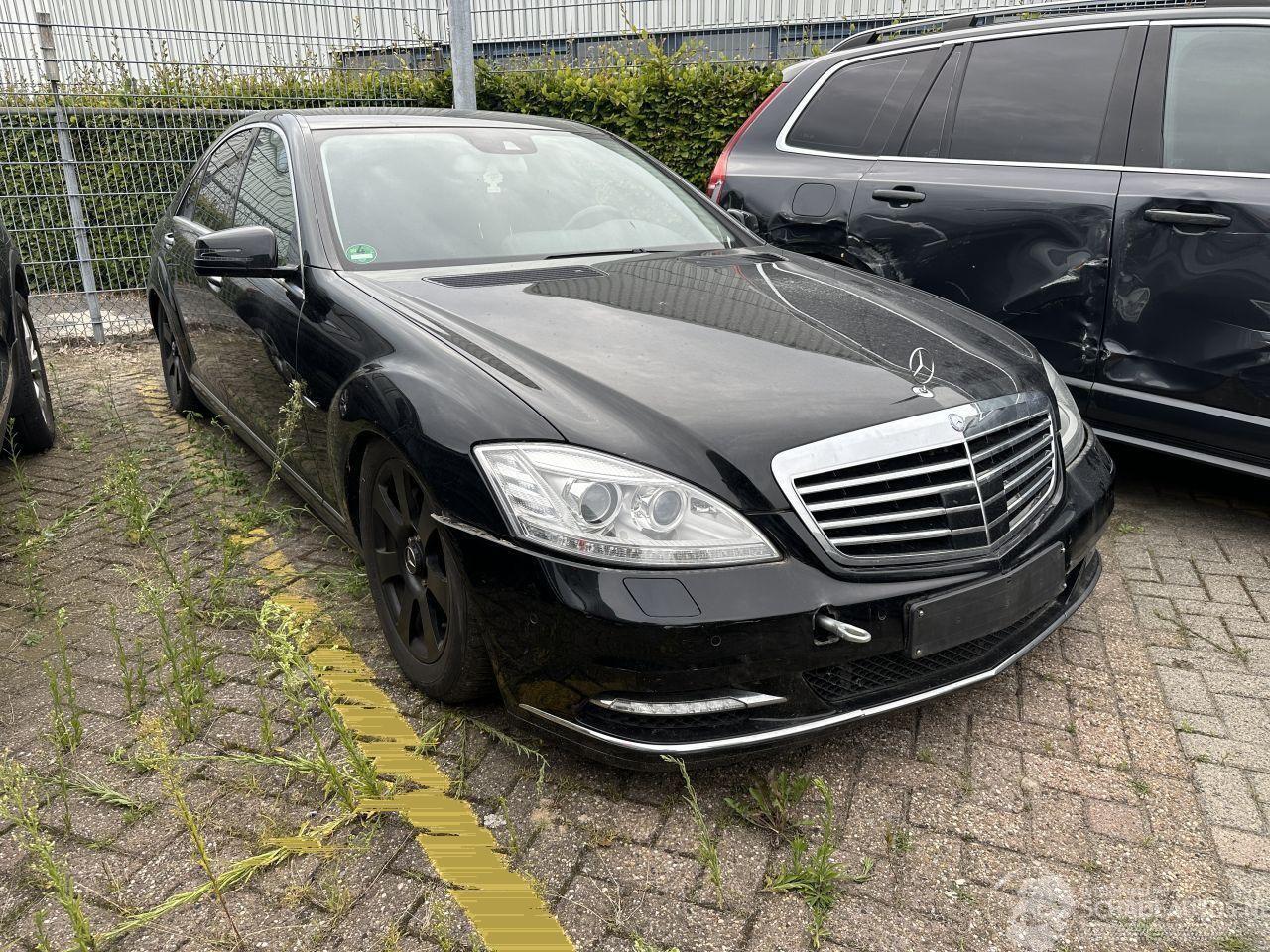 Mercedes S-klasse S400 HYBRID/NAVI/CAMERA/LUCHTVERING/LED/MASSAGE/SIDE-ASSIST/VOL!