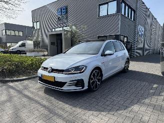 damaged passenger cars Volkswagen Golf 2.0 TSI GTI MATRIX/PANO/NAVI/VIRTUAL/ACC/KEYLESS VOL 2017/12