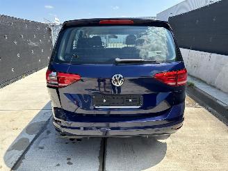 Volkswagen Touran 1.4 TSI MINIMAL DAMAGE | DRIVEABLE DAMAGE picture 4
