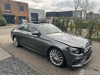 Schadeauto Mercedes E-klasse 200 AMG PANO/LED/19INCH 2016/11