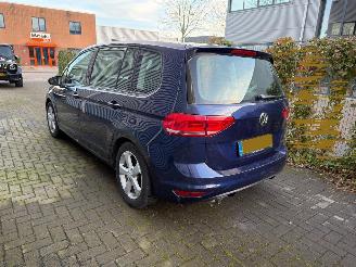 Volkswagen Touran 1.4 TSI MFS/PDC/CLIMA SCHADEVRIJ! picture 4