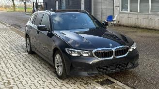 Schadeauto BMW 3-serie automaat panorama trekhaak business package 2020/7