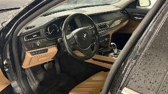 BMW 7-serie 730d/PANO/MEMORY/HEAD-UP/VENTILATIE/4xSTOELVERW./XENON-LED/FULL-ASSIST/TREKHAAK/VOL! picture 5