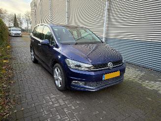 Vaurioauto  passenger cars Volkswagen Touran 1.4 TSI MFS/PDC/CLIMA SCHADEVRIJ! 2016/8