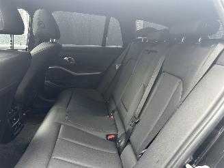 BMW 3-serie M Sport Line PANO/NAVI/LEDER/CLIMA/STOELVERW V+A VOL SCHADEVRIJ! picture 8