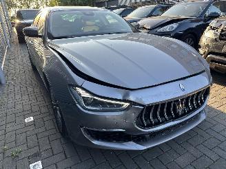 Maserati Ghibli 3.0 V6 Gran-Lusso Aut / SOFT-CLOSE / MINIMAL DAMAGE picture 3
