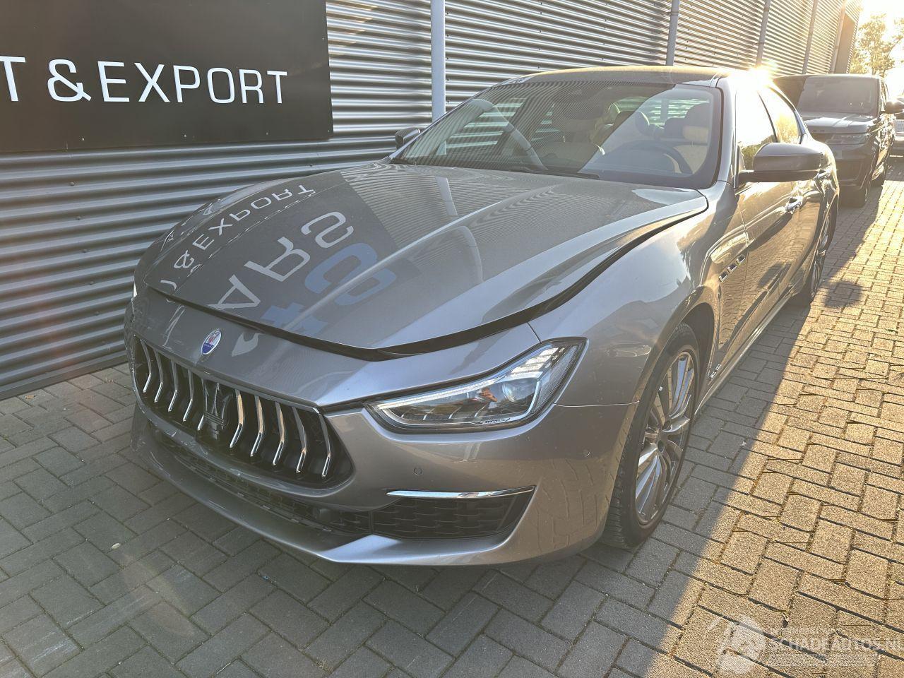 Maserati Ghibli 3.0 V6 Gran-Lusso Aut / SOFT-CLOSE / MINIMAL DAMAGE