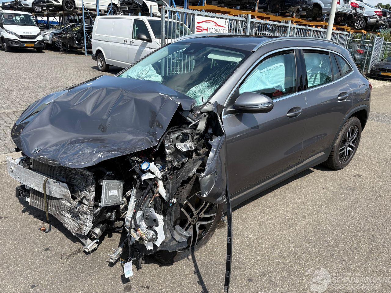 Mercedes GLA 
