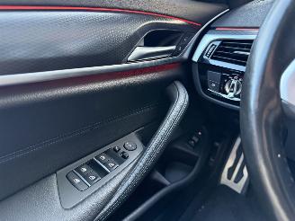 BMW 5-serie 530e Touring 292PK Steptronic M-Sport picture 33