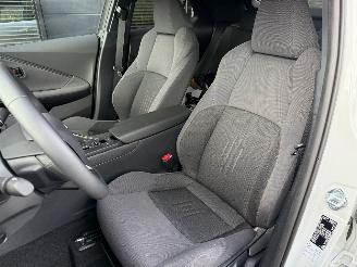 Toyota C-HR NEW! 1.8 Hybrid 140PK Aut. Dynamic picture 18