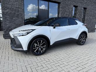 Toyota C-HR NEW! 1.8 Hybrid 140PK Aut. Dynamic picture 2