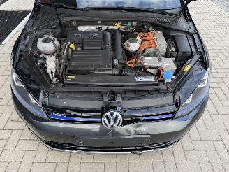 Volkswagen Golf GTE 1.4 TSI Hybrid 204PK DSG6 PANO CAM VOL! picture 36