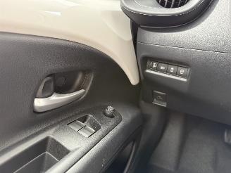 Toyota Aygo X 1.0 VVT-i 72PK S-CVT Aut. First APP CAM LM VOL! picture 29